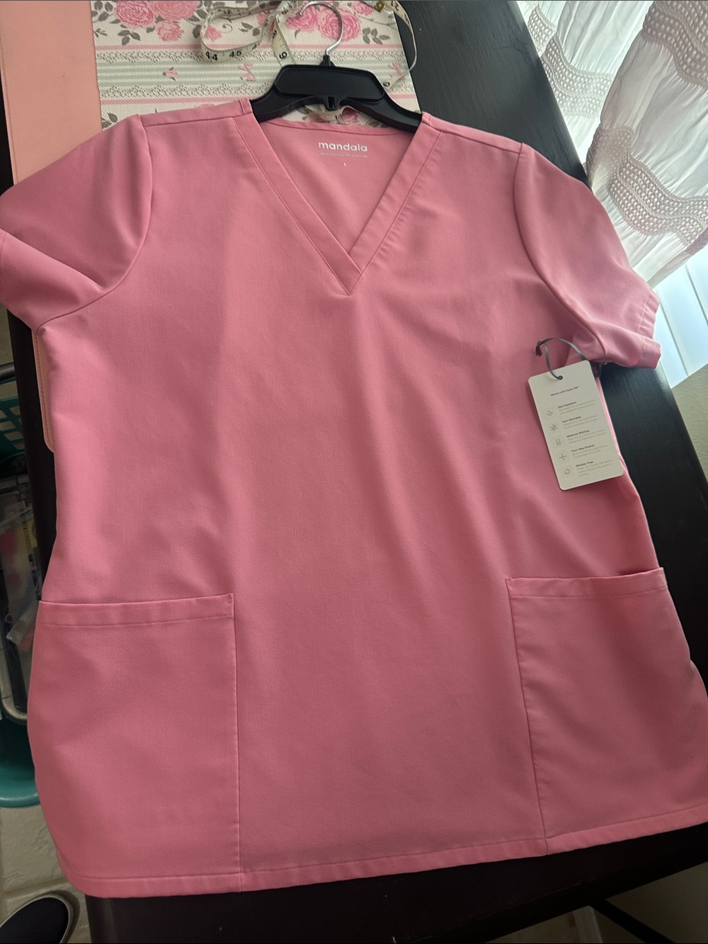 Mandala Women's V-Neck Scrub Top Sz L in Peony Pink NWT